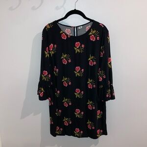 Old Navy rayon dress 🖤🌺 medium petite